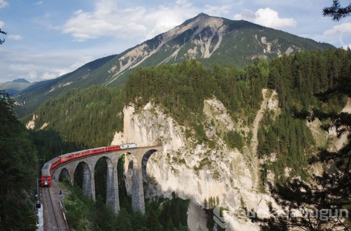 Dünyanın zirvesine giden tren