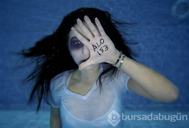 Kadına yönelik şiddete su altında sessiz tepki!