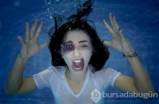 Kadına yönelik şiddete su altında sessiz tepki!