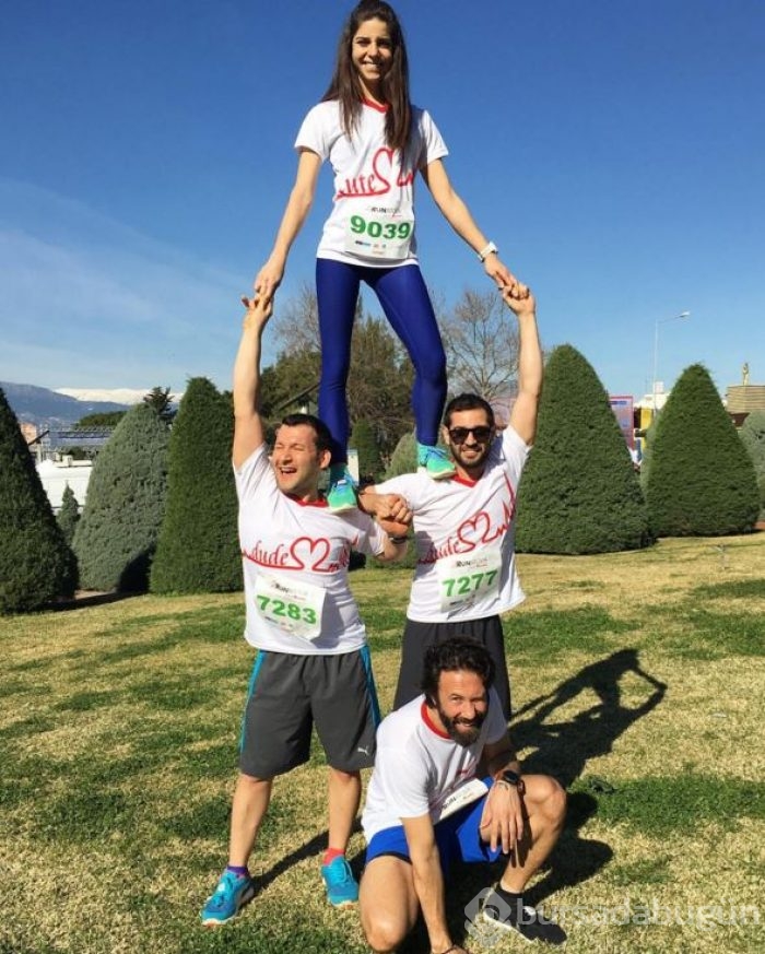 Ünlülerin 8 Mart paylaşımları