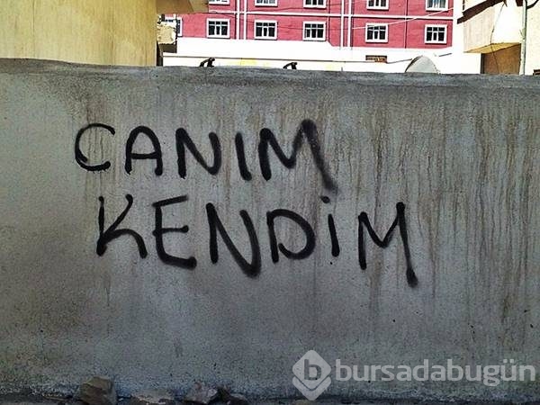 Sadece yalnızların anlayacağı 32 yürek yakan duvar yazısı