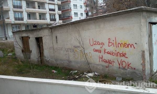 Sadece yalnızların anlayacağı 32 yürek yakan duvar yazısı