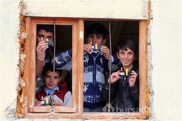 İğne deliğinden dünya