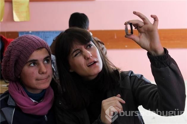İğne deliğinden dünya