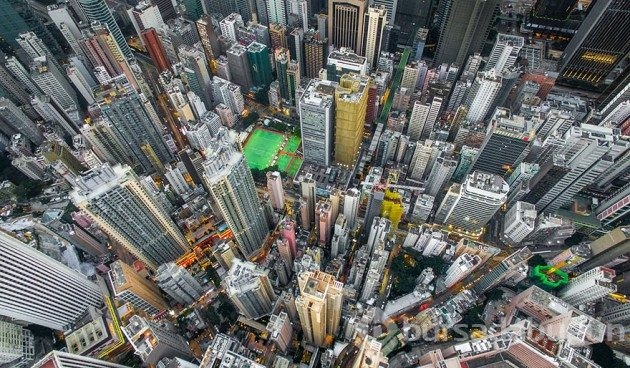 Biblo gibi sıralanmış yapılarıyla Hong Kong'dan 6 drone fotoğrafı
