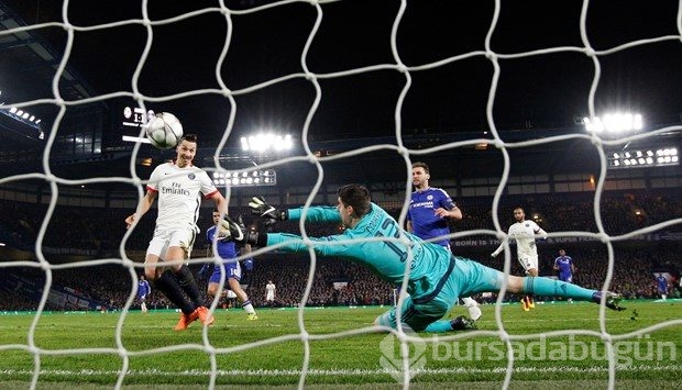 Chelsea taraftarından İbrahimoviç'e çirkin tezahürat