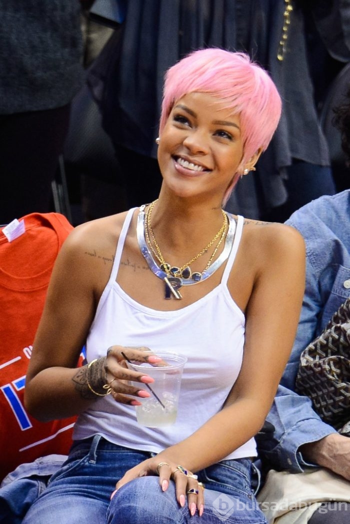 Rihanna'nın saç stili değişimleri