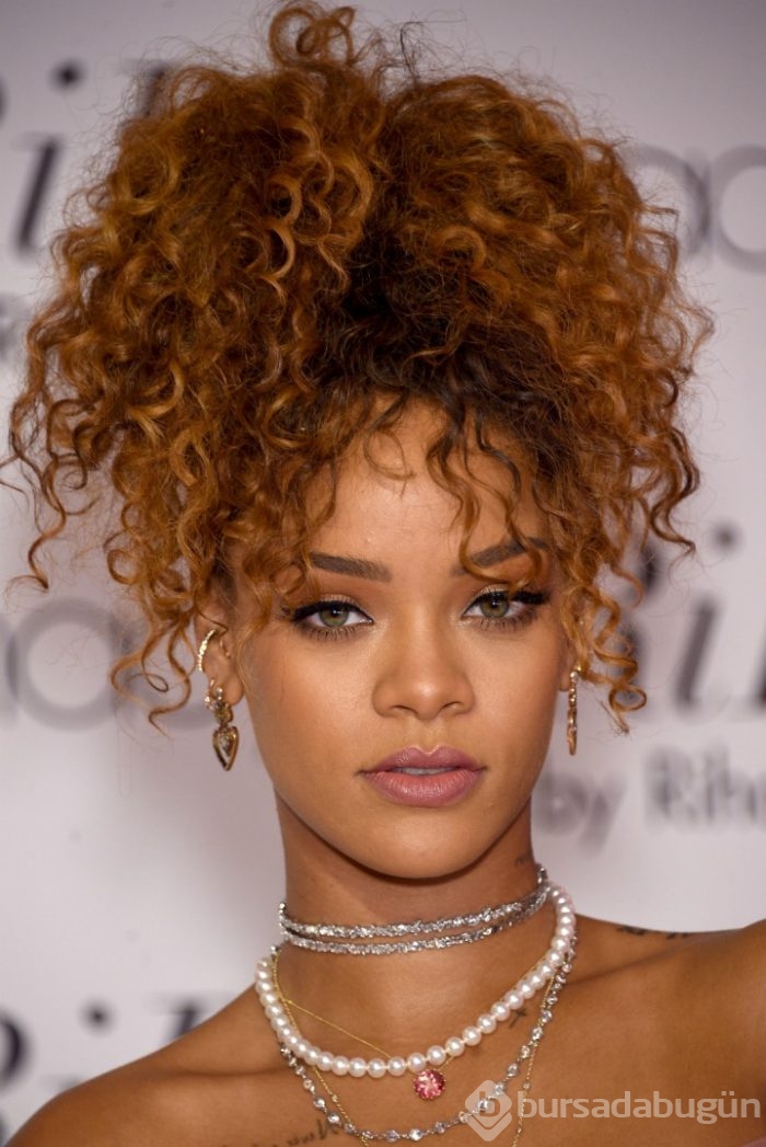 Rihanna'nın saç stili değişimleri