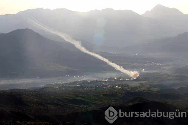 Derecik'te obüsler Balkaya Dağları'nda PKK hedeflerini vurdu