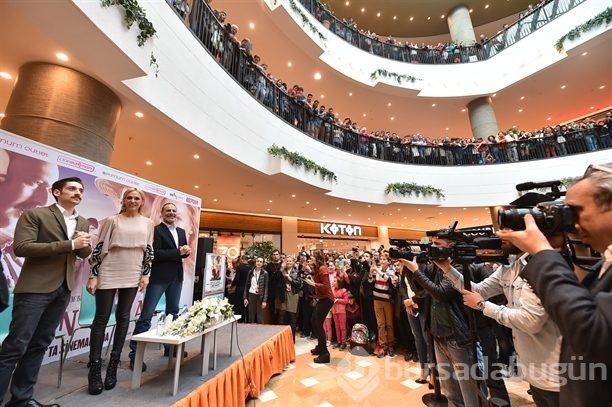 İzmir'de 'Annemin Yarası' rüzgarı