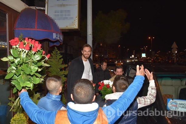 Semih Erden ve Kerem Tunçeri'nin çiçekçi polemiği!