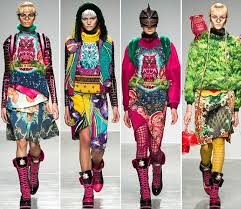 Paris Moda Haftası'nda hangi defilede 'Ne Ağlarsın Benim Zülfü Siyahım' türküsü çaldı?
