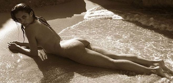 Sara Sampaio her şeyi yiyor...