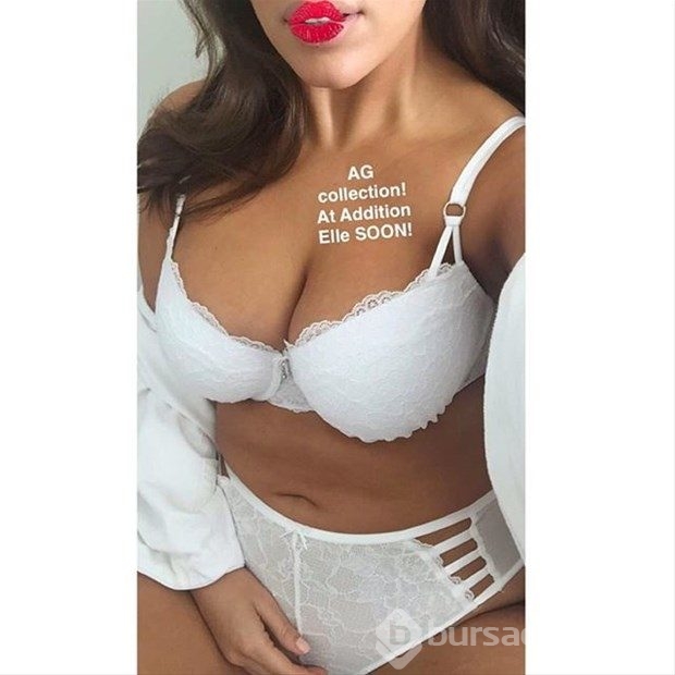 Tabu yıkan modele çıplaklık sansürü...