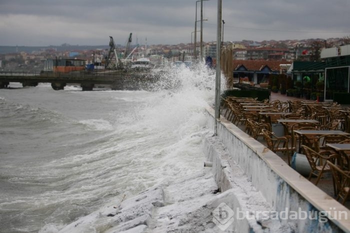 Marmara Denizi'nde ulaşıma poyraz engeli