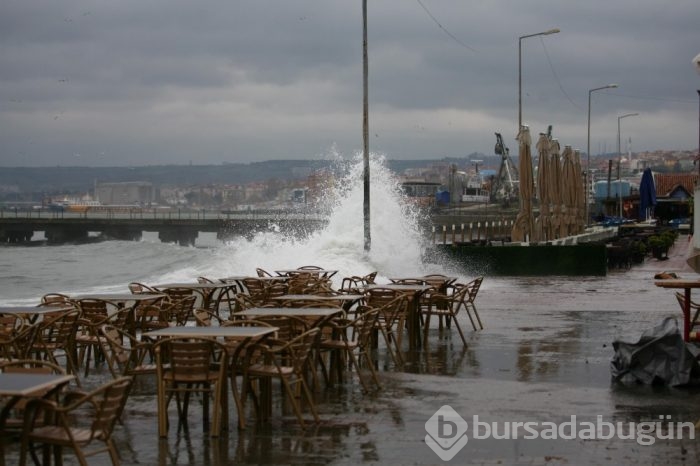 Marmara Denizi'nde ulaşıma poyraz engeli
