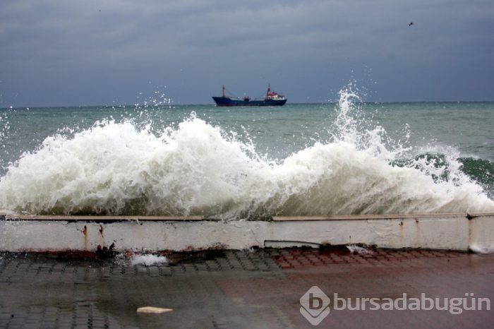Marmara Denizi'nde ulaşıma poyraz engeli