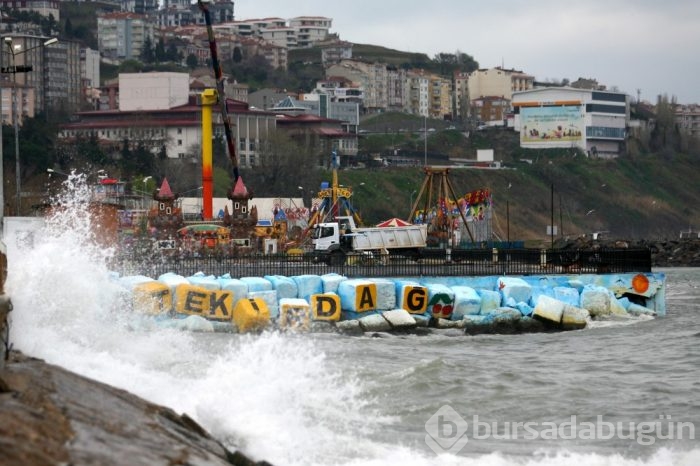 Marmara Denizi'nde ulaşıma poyraz engeli