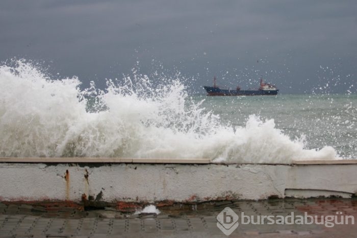 Marmara Denizi'nde ulaşıma poyraz engeli