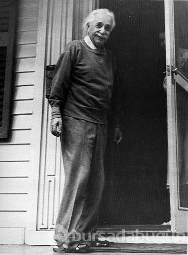Bilinmeyen yönleriyle Einstein