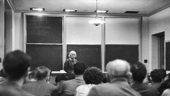 Bilinmeyen yönleriyle Einstein