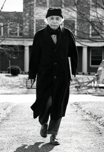 Bilinmeyen yönleriyle Einstein