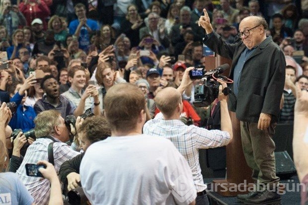 Ünlü komedyenden Demokrat Parti aday adayı Sanders'e destek