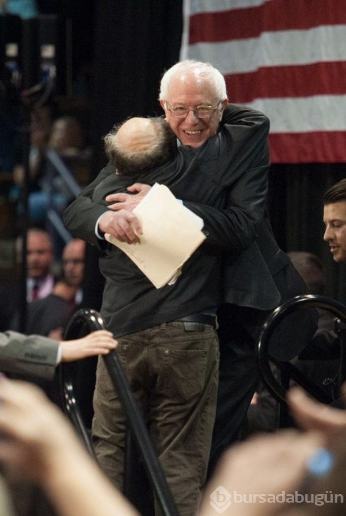 Ünlü komedyenden Demokrat Parti aday adayı Sanders'e destek