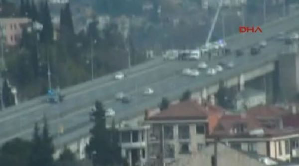 Boğaziçi Köprüsü'nde trafik durduruldu 