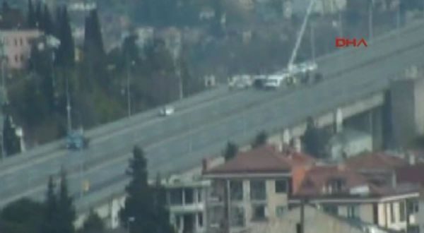 Boğaziçi Köprüsü'nde trafik durduruldu 