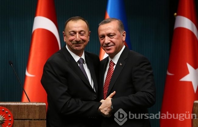 Toplantıya damga vuran an! Erdoğan'a defalarca sarıldı