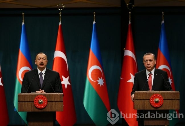 Toplantıya damga vuran an! Erdoğan'a defalarca sarıldı