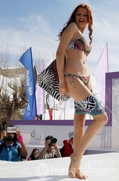 Kayak merkezinde sıcak defile