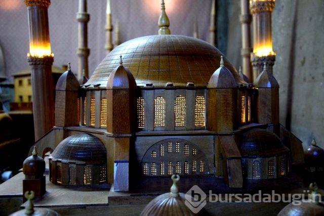 Hayal edip maketini yapıyor