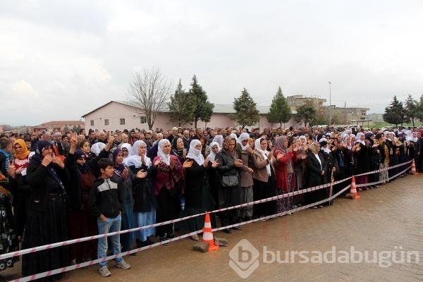 HDP'li 2 vekil PKK'lının cenazesine katıldı