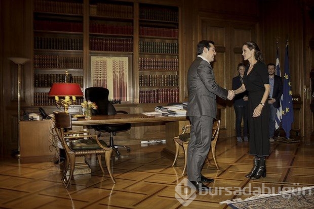 Angelina Jolie - Çipras zirvesi!