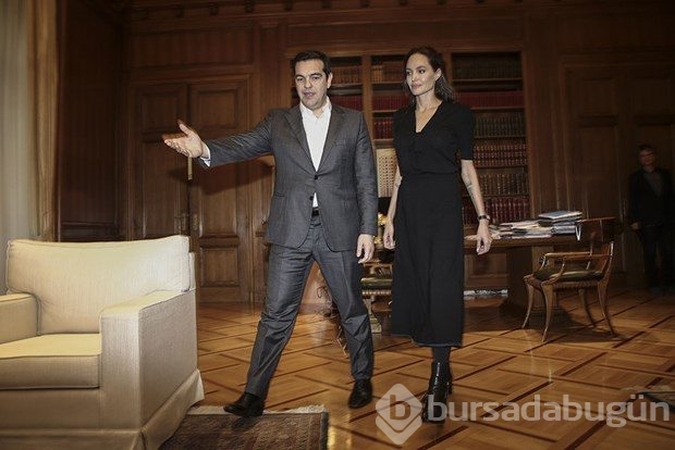 Angelina Jolie - Çipras zirvesi!