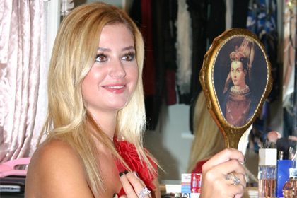 Petek Ertüre makyajsız görüntülendi