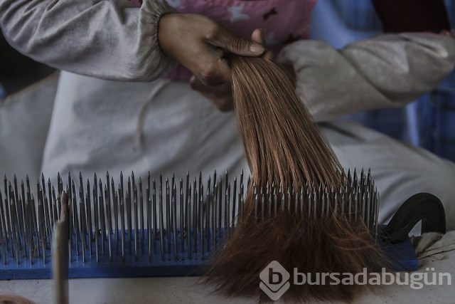 Peruk fabrikasında bir gün	
