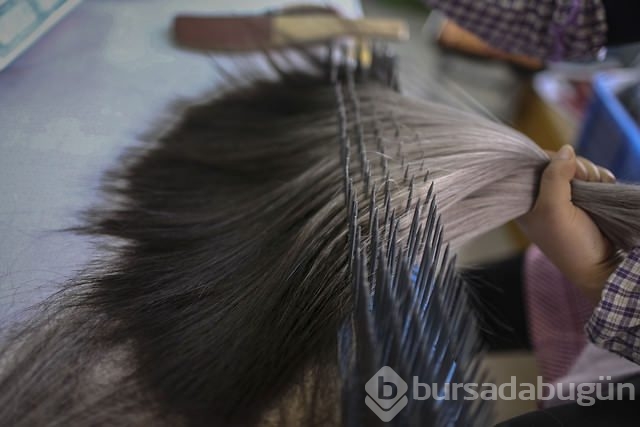 Peruk fabrikasında bir gün	
