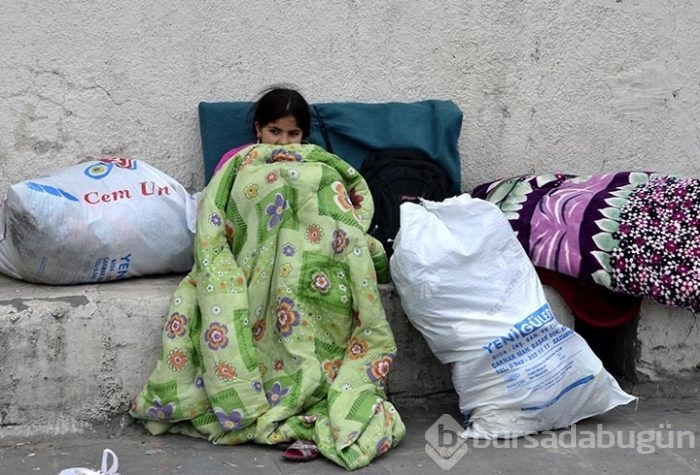 Sur'dan kaçıp Bağlar'a gelmişlerdi, yeniden yollara düştüler