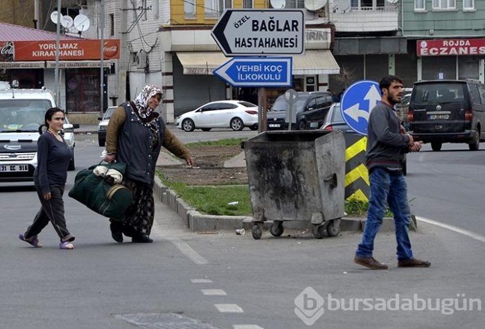 Sur'dan kaçıp Bağlar'a gelmişlerdi, yeniden yollara düştüler