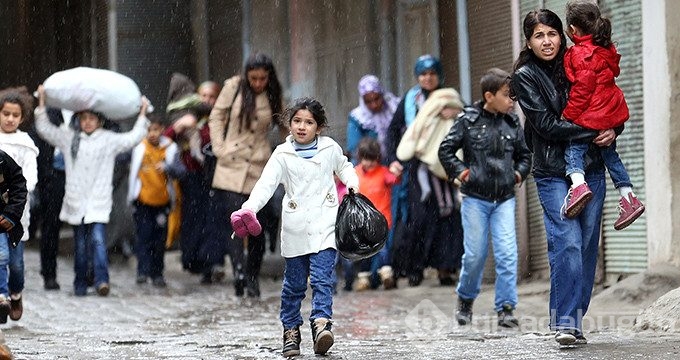 Sur'dan kaçıp Bağlar'a gelmişlerdi, yeniden yollara düştüler