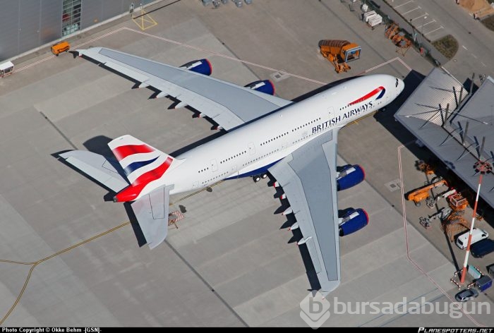 Dünyanın en büyük uçağı A380'i su bastı