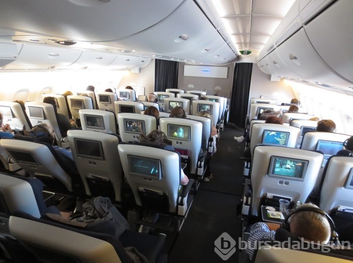 Dünyanın en büyük uçağı A380'i su bastı