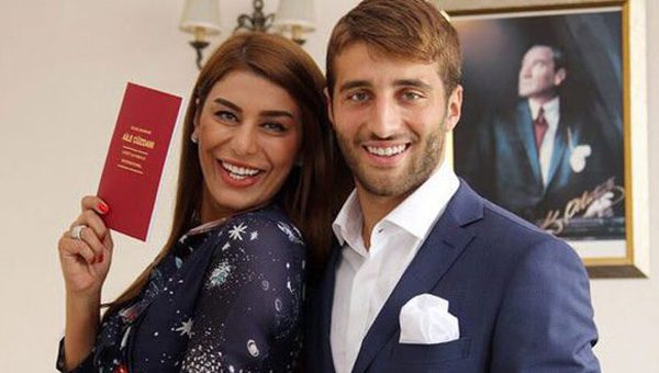 Ebru Şancı ikiz bebek bekliyor
