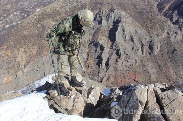 Tunceli'de komandolardan mağara operasyonu