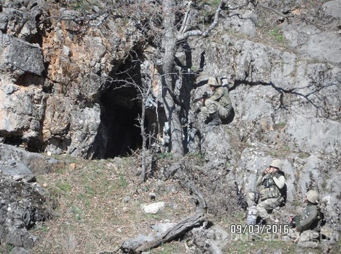 Tunceli'de komandolardan mağara operasyonu