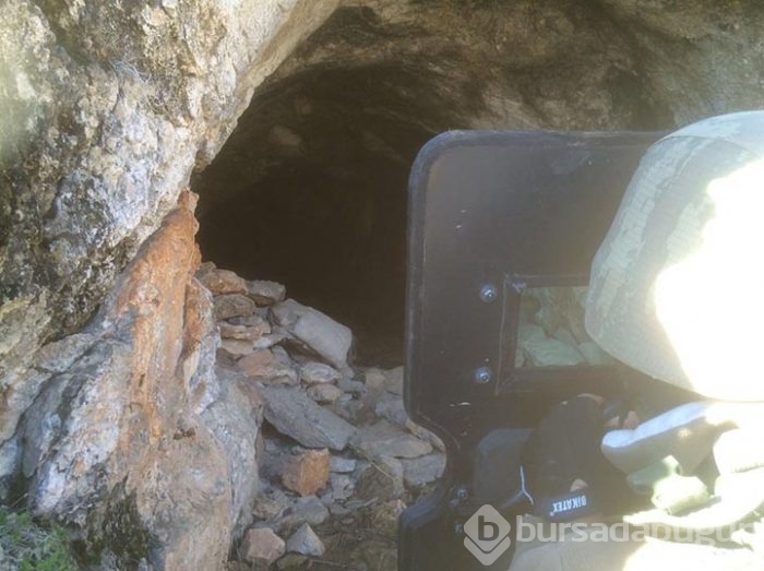 Tunceli'de komandolardan mağara operasyonu