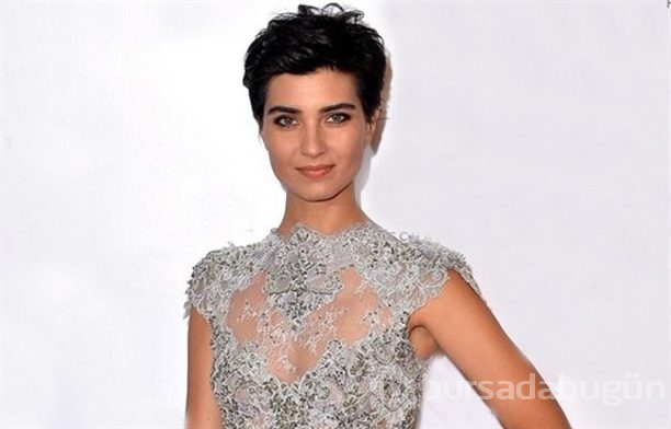 Tuba Büyüküstün'ün kitabı satışta
